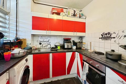 2 bedroom flat to rent, Bedford Square, Dunstable LU5