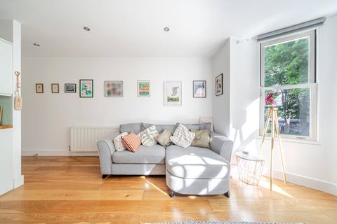 1 bedroom flat for sale, Grove Crescent, Kingston Upon Thames, KT1