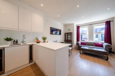3 bedroom flat for sale, Replingham Road, Southfields, London, SW18