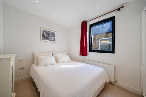 3 bedroom flat for sale, Replingham Road, Southfields, London, SW18