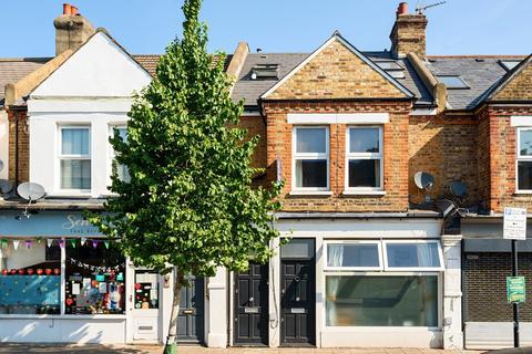 3 bedroom flat for sale, Replingham Road, Southfields, London, SW18