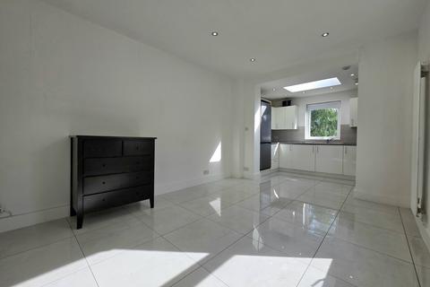 2 bedroom flat to rent, Vaughan Road, London, SE5