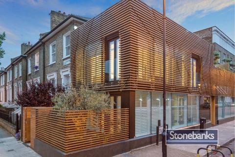 3 bedroom end of terrace house for sale, Halliford Street, London N1