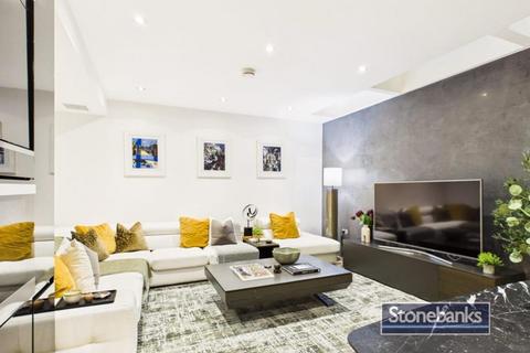 3 bedroom end of terrace house for sale, Halliford Street, London N1