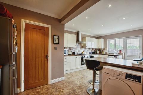 3 bedroom detached bungalow for sale, Burgh Road, Skegness