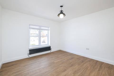 3 bedroom terraced house to rent, Park Lane, Harefield, Uxbridge, UB9