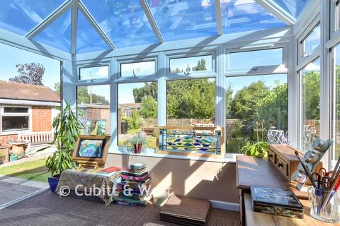 2 bedroom detached bungalow for sale, Hewarts Lane, Bognor Regis PO21