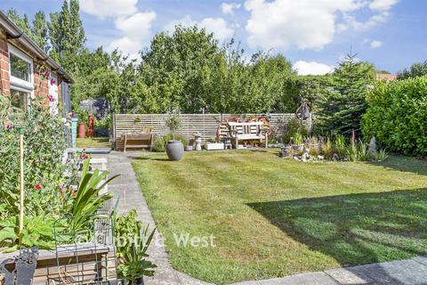 2 bedroom detached bungalow for sale, Hewarts Lane, Bognor Regis PO21