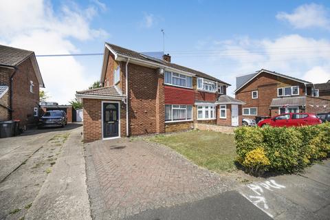 4 bedroom semi-detached house to rent, Dunstable, Bedfordshire LU5