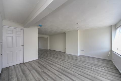 4 bedroom semi-detached house to rent, Dunstable, Bedfordshire LU5
