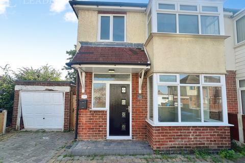3 bedroom semi-detached house to rent, Brackens Avenue, Alvaston, Derby, DE24