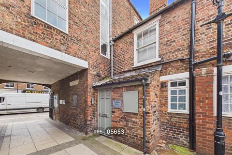 1 bed flat/apartment for rent in Finkle Street, Selby, North Yorkshire, YO8 4DT