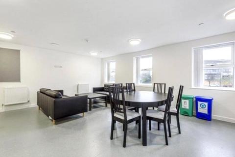 1 bedroom in a flat share to rent, Cowley Road, Oxford, Oxfordshire, OX4
