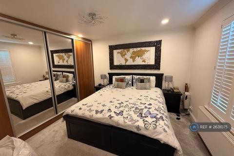 1 bedroom in a house share to rent, Whitton Road, Hounslow, TW3