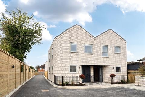 Rothbury Gardens, Isleworth TW7