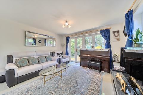 1 bedroom apartment for sale, Langton Grove, Northwood