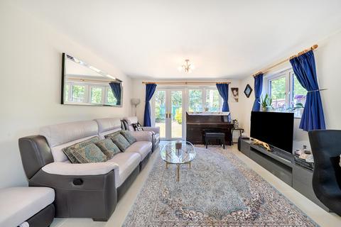 1 bedroom apartment for sale, Langton Grove, Northwood