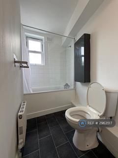 2 bedroom flat to rent, Ford Road, London, E3