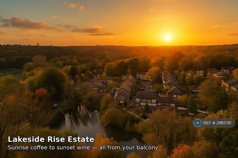 2 bedroom flat to rent, Lakeside Rise, Manchester, M9