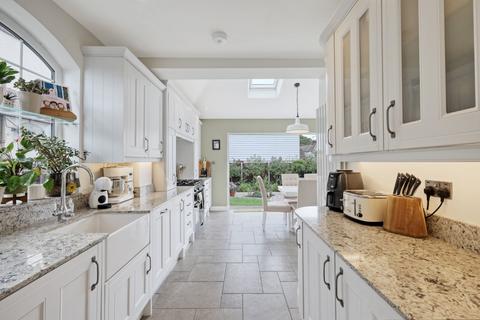 2 bedroom detached house for sale, Chelmsford Road, Barnston, Dunmow, Essex, CM6