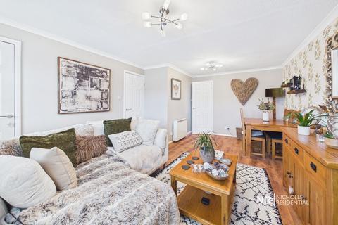 1 bedroom maisonette for sale, West Ewell KT19