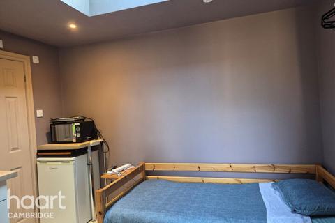 Studio to rent, Mander Way, CAMBRIDGE