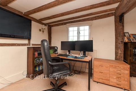 4 bedroom character property for sale, Newchapel Road, Lingfield RH7