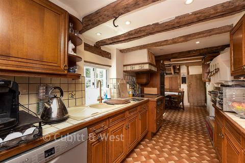 4 bedroom character property for sale, Newchapel Road, Lingfield RH7
