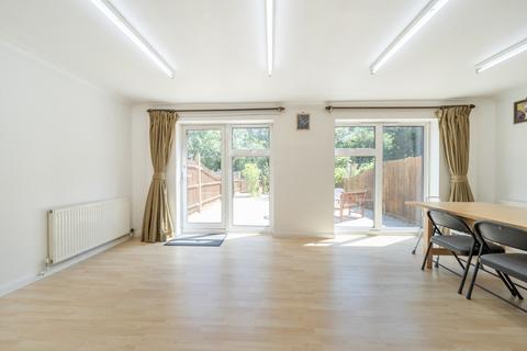 4 bedroom terraced house for sale, Woodridge Way, Northwood