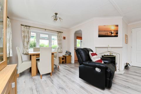 2 bedroom park home for sale, Bakers Lane, West Hanningfield, Chelmsford
