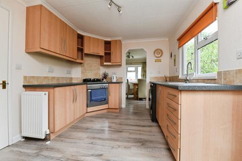 2 bedroom park home for sale, Bakers Lane, West Hanningfield, Chelmsford