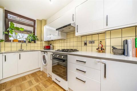 2 bedroom flat for sale, St Johns Estate, London N1