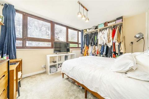 2 bedroom flat for sale, St Johns Estate, London N1