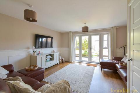 3 bedroom semi-detached house for sale, Furnells Way, Bexhill on Sea, TN40