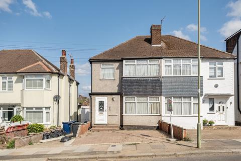 4 bedroom semi-detached house for sale, Wyre Grove, Edgware, Greater London. HA8 8UW