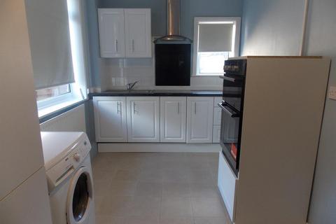 3 bedroom semi-detached house to rent, Glamis Grove, Middlesbrough, TS4 3AN