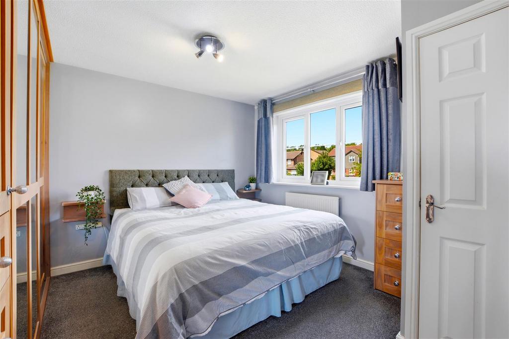 Aston Green, Toton - More