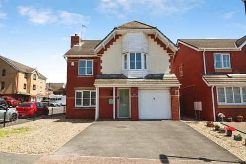 4 bedroom detached house for sale, Cwrt Edward, Barry