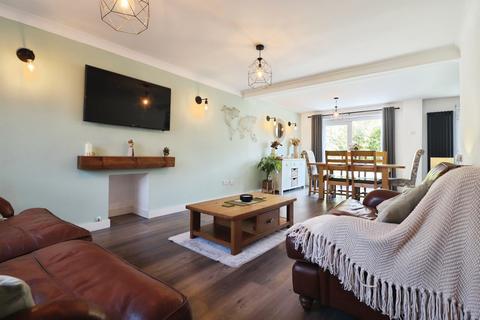 4 bedroom detached house for sale, Cwrt Edward, Barry