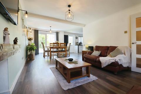 4 bedroom detached house for sale, Cwrt Edward, Barry