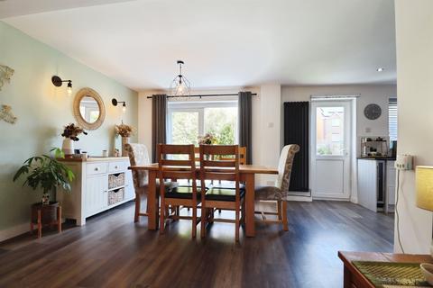 4 bedroom detached house for sale, Cwrt Edward, Barry