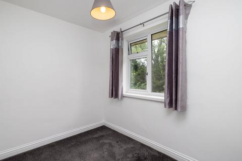 2 bedroom flat for sale, Eland Close, Rossington, DN11