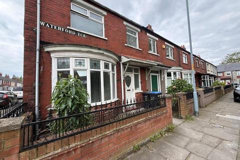 3 bedroom end of terrace house to rent, Waterford Terrace, Middlesbrough.