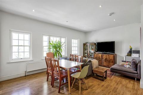 4 bedroom flat for sale, Colston Road, London SW14