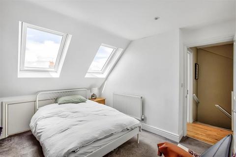 4 bedroom flat for sale, Colston Road, London SW14
