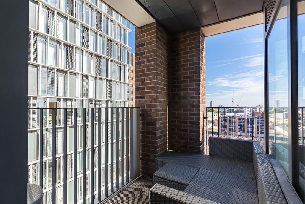 Azure Building, Stratford, London, E15 - Więcej