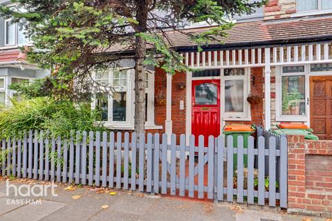 3 bedroom terraced house for sale, Fourth Avenue, London