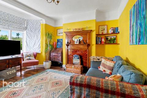 3 bedroom terraced house for sale, Fourth Avenue, London