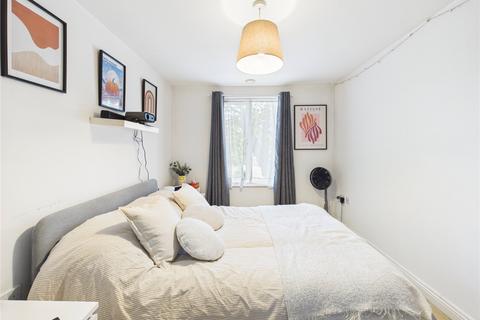 2 bedroom apartment for sale, Squires Court, Bristol, BS3