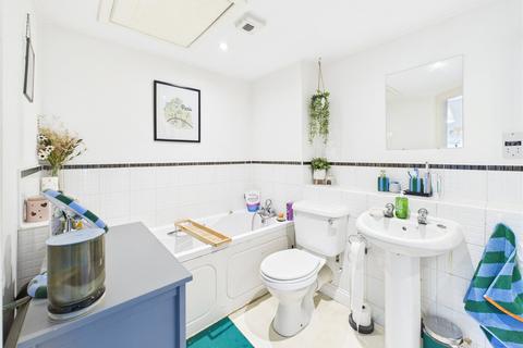 2 bedroom apartment for sale, Squires Court, Bristol, BS3